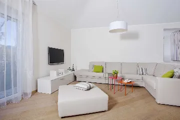 Villa with Private Pool and Sauna in Boljevići