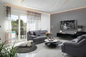 4-Bedroom Villa with Pool and Sea View in Premantura