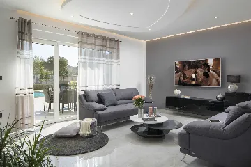 4-Bedroom Villa with Pool and Sea View in Premantura