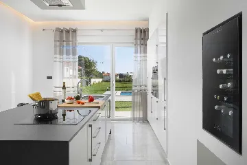 4-Bedroom Villa with Pool and Sea View in Premantura