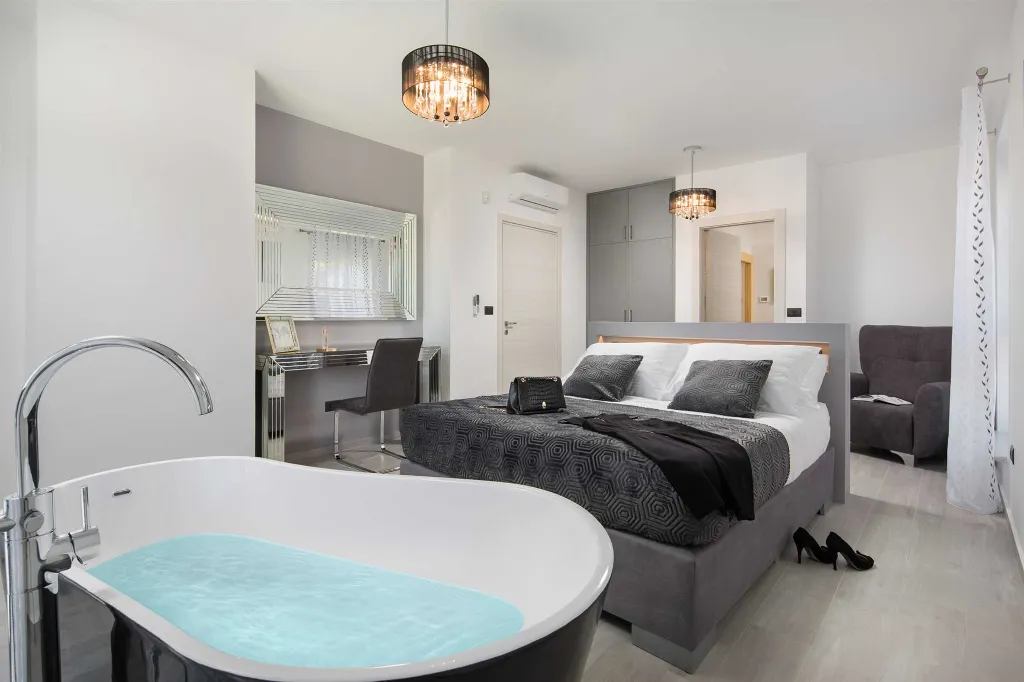 4-Bedroom Villa with Pool and Sea View in Premantura