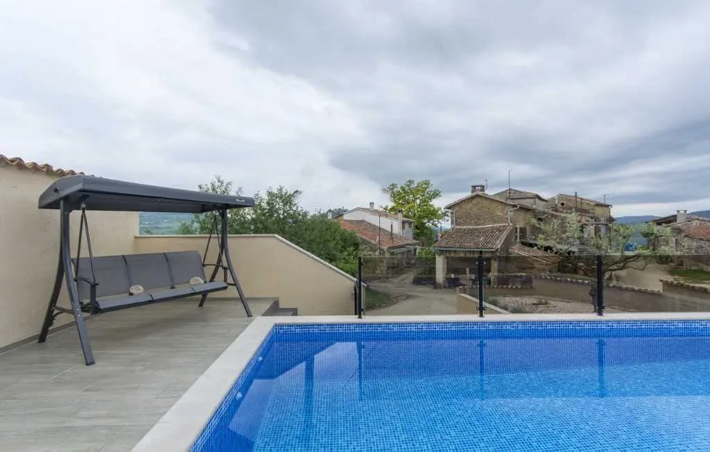 3-Bedroom Villa with Private Pool near Motovun