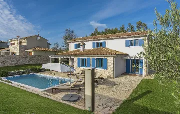 4-Bedroom Villa for 10 Guests in Rojnići