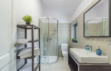 4-Bedroom Villa for 10 Guests in Rojnići