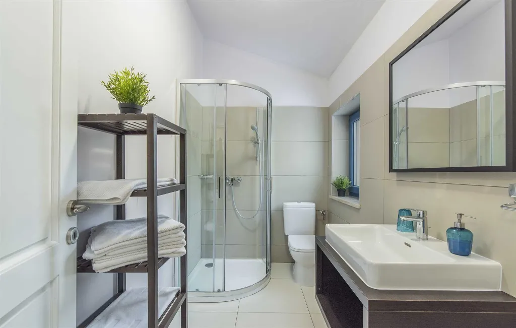 4-Bedroom Villa for 10 Guests in Rojnići