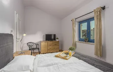 4-Bedroom Villa for 10 Guests in Rojnići