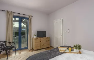 4-Bedroom Villa for 10 Guests in Rojnići