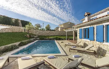 4-Bedroom Villa for 10 Guests in Rojnići