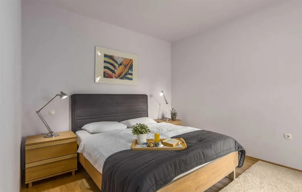 4-Bedroom Villa for 10 Guests in Rojnići