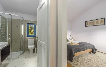 4-Bedroom Villa for 10 Guests in Rojnići