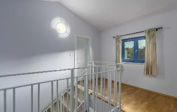 4-Bedroom Villa for 10 Guests in Rojnići