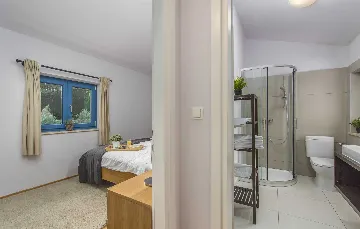 4-Bedroom Villa for 10 Guests in Rojnići