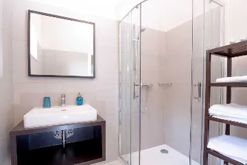 4-Bedroom Villa for 10 Guests in Rojnići