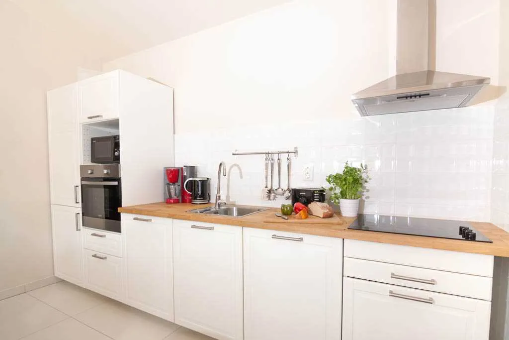 4-Bedroom Villa for 10 Guests in Rojnići
