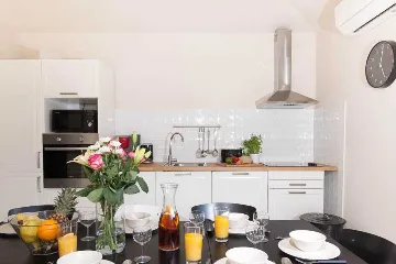 4-Bedroom Villa for 10 Guests in Rojnići