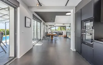 Modern Villa with Private Pool in Višnjan