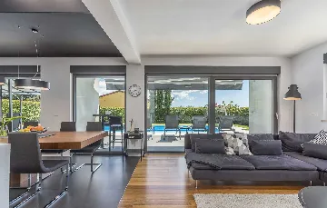 Modern Villa with Private Pool in Višnjan