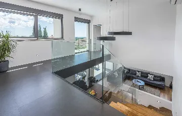 Modern Villa with Private Pool in Višnjan