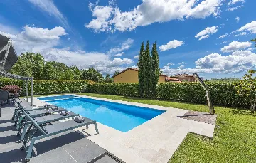 Modern Villa with Private Pool in Višnjan