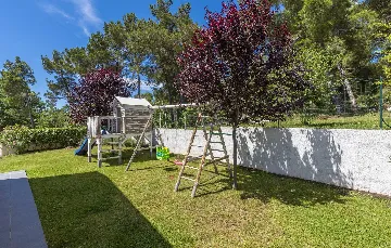 Modern Villa with Private Pool in Višnjan