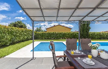 Modern Villa with Private Pool in Višnjan