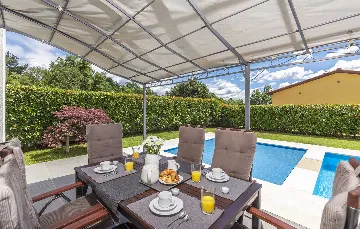 Modern Villa with Private Pool in Višnjan