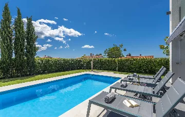 Modern Villa with Private Pool in Višnjan