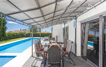 Modern Villa with Private Pool in Višnjan