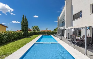 Modern Villa with Private Pool in Višnjan
