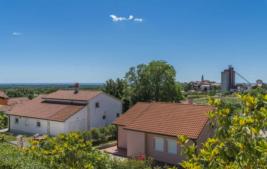 Modern Villa with Private Pool in Višnjan