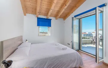 Vabriga Villa with Private Pool for Up to 14