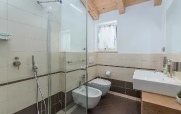 Vabriga Villa with Private Pool for Up to 14