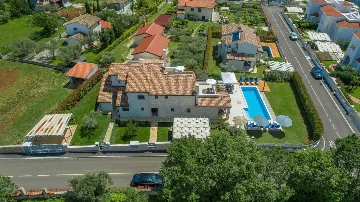 Vabriga Villa with Private Pool for Up to 14