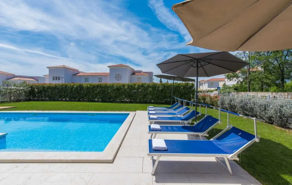 Vabriga Villa with Private Pool for Up to 14