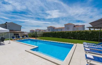 Vabriga Villa with Private Pool for Up to 14