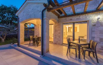 Vabriga Villa with Private Pool for Up to 14