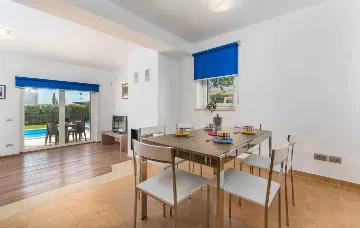 Vabriga Villa with Private Pool for Up to 14