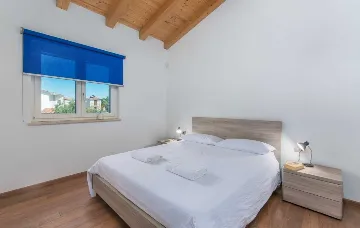 Vabriga Villa with Private Pool for Up to 14