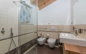 Vabriga Villa with Private Pool for Up to 14