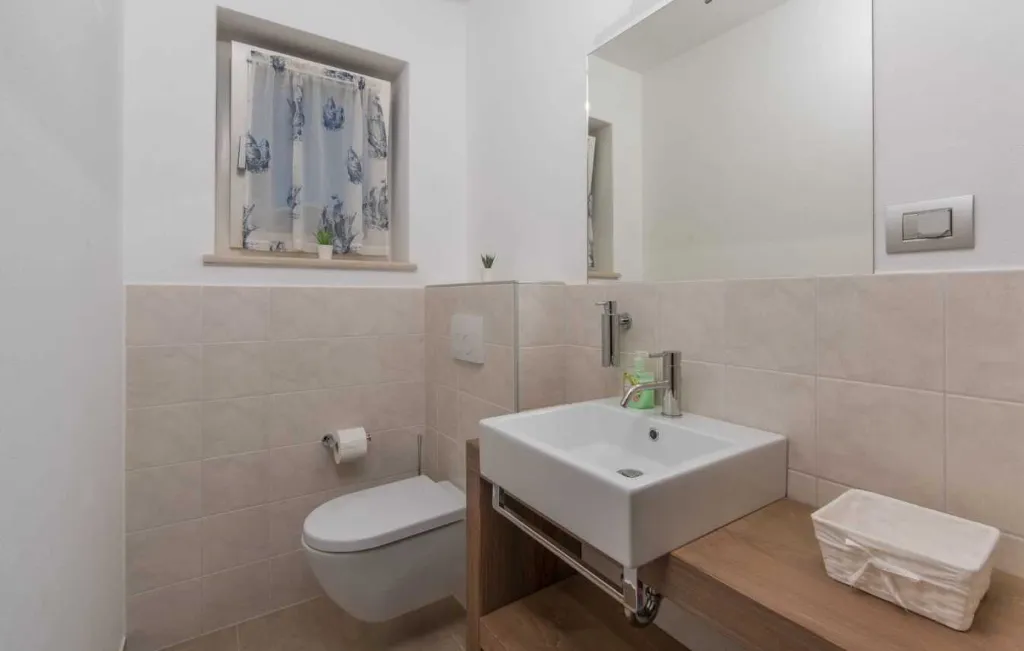 Vabriga Villa with Private Pool for Up to 14