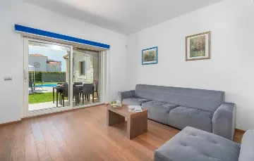 Vabriga Villa with Private Pool for Up to 14