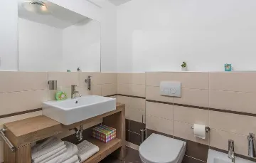 Vabriga Villa with Private Pool for Up to 14