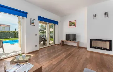 Vabriga Villa with Private Pool for Up to 14