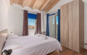 Vabriga Villa with Private Pool for Up to 14