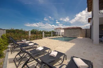 Villa in Rošini with Private Pool for 8 Guests