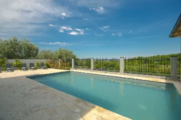 Villa in Rošini with Private Pool for 8 Guests