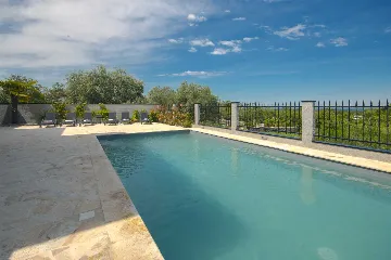 Villa in Rošini with Private Pool for 8 Guests