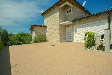 Villa in Rošini with Private Pool for 8 Guests