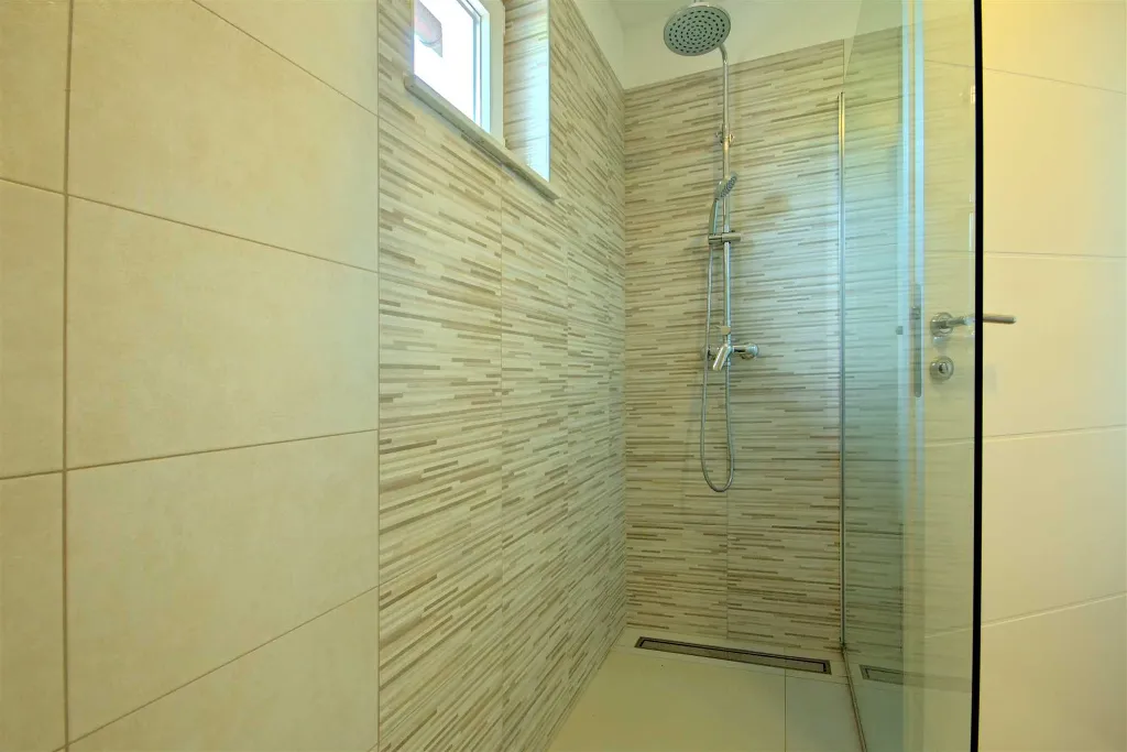 Villa in Rošini with Private Pool for 8 Guests