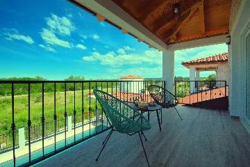 Villa in Rošini with Private Pool for 8 Guests